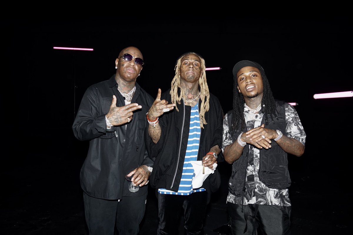 Jacquees's tweet photo. YMCMB FYB https://t.co/aBTUFJshyf