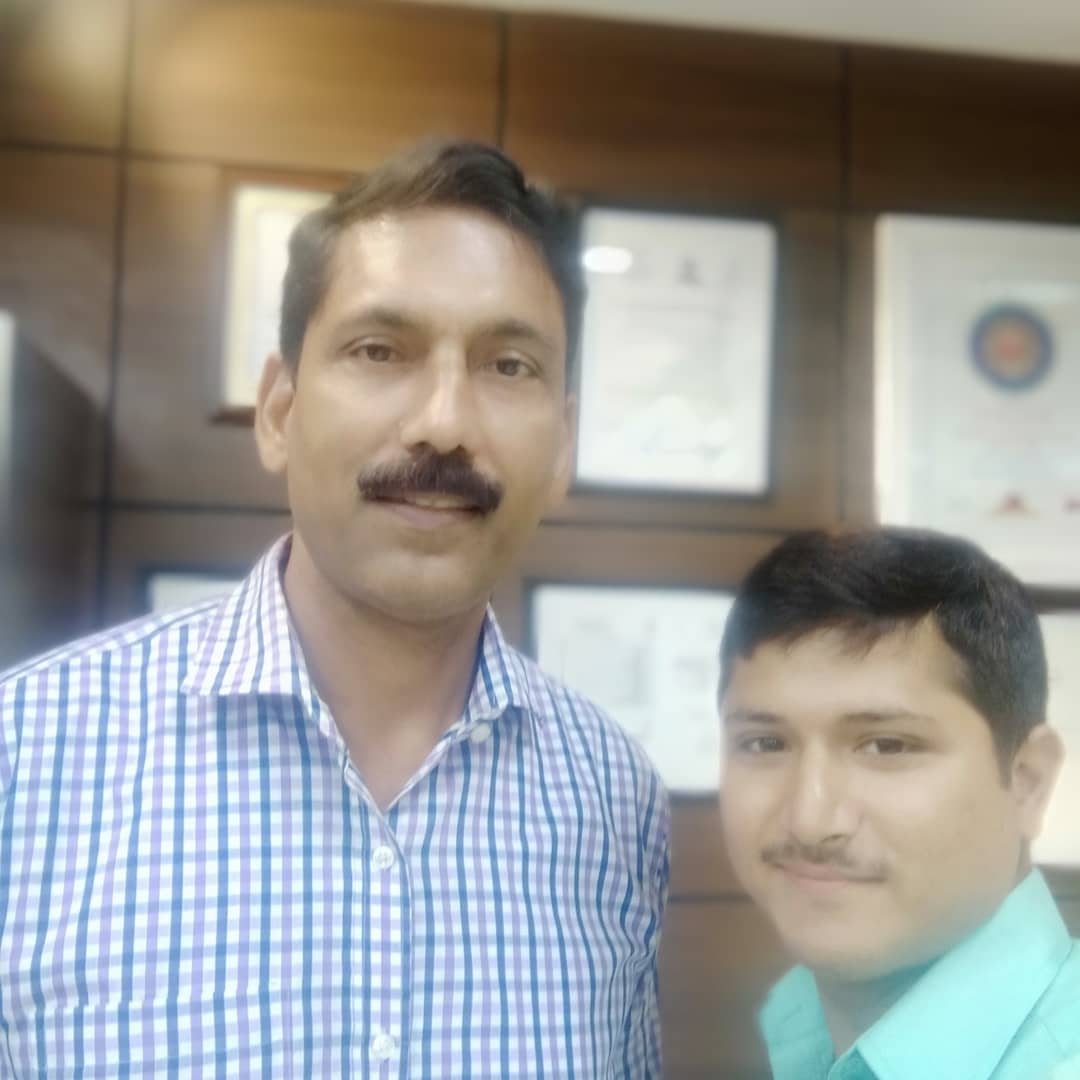 vimarshmca's tweet photo. मेरे जीवन की सबसे अनमोल सेल्फी ADG आशुतोष पाण्डेय सर के साथ। इससे बेहतर कुछ भी नहीं हो सकता। धन्यवाद सर https://t.co/uuVUgBxR4C