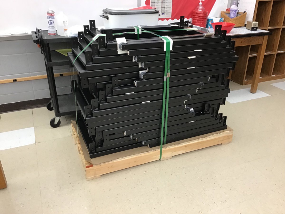 cr6MUscience's tweet photo. The tables have arrived!!! #EXCITING β¦@CR6Trojansβ© https://t.co/nnRHHHP7Jc