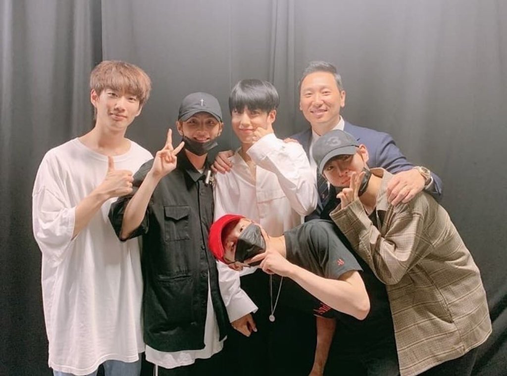 iyanach's tweet photo. นี่ว่าจุดแข็งแบรนด์นิวคือความแฟมิลี่อะ เธอไม่มีทางชอบเด็กแบรนนิวคนเดียว เมื่อเธอรู้จักคนนึง เธอจะชอบเค้าทั้งหมด https://t.co/cu90zNdFnH