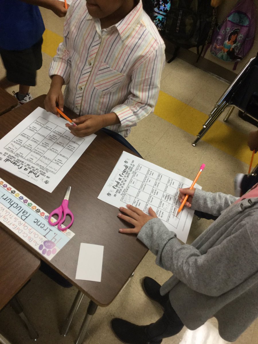 HaileyDullnig's tweet photo. At Mead we are learning about our peers and what they love β€οΈ@NISDMead #RootedMead #gopublic #Mead3rdgrade https://t.co/FR6SMEjOJB
