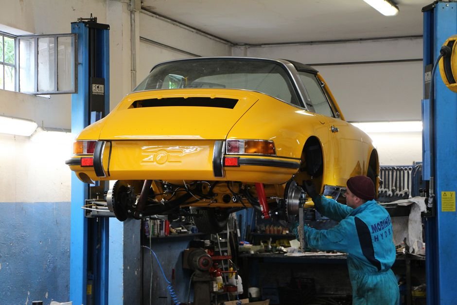 CoratoAlonso's tweet photo. The best driving experience at any speed #Porsche911 2.4 E 1972 signal yellow ... soon on the road and maybe the lucky one will be you! 
🔴Discover more > https://t.co/8a4vHSwUg7
______________
#AuthenticPorscheRestoration #CoratoPorscheClinic https://t.co/devIthBmUV