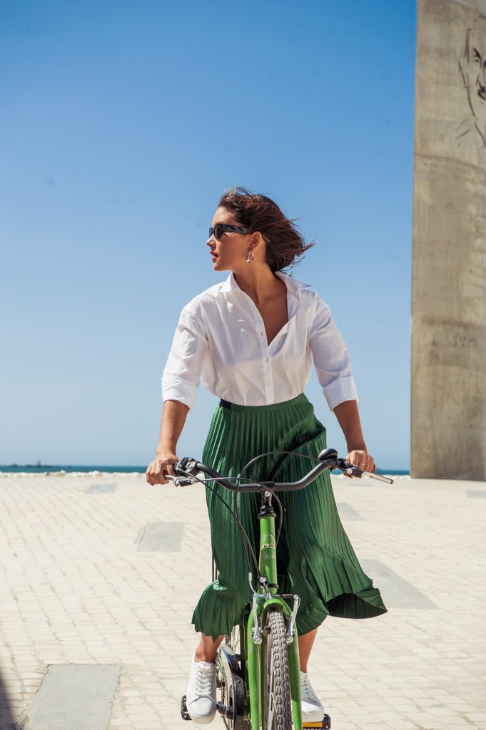 "You know that feeling of freedom when you ride a bike? That sense of independence, of being a master of your own destiny. That's what I want our woman to feel."

#biketoboardroom #systemofmotion #madeformovement

#borninlondon #madeineurope

#somo