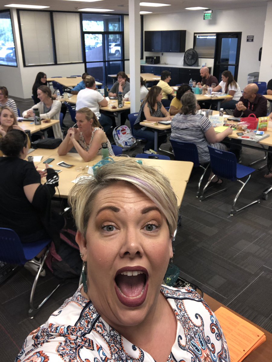 shelahnarcaroti's tweet photo. MUSD Novice 101 Training. #gettheirlearnon #InnovateMUSD #TransformMUSD @MichBerge @MhsSenora https://t.co/e4G0stWUT8