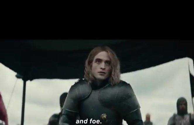 strxnglemehugo's tweet photo. Why does Robert Pattinson looks like he has on Cam Gigante's old Twilight wig? https://t.co/vvXog9DLzV