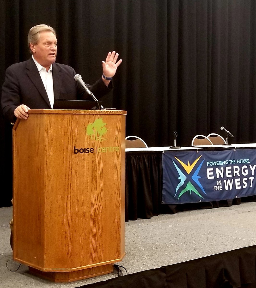 EventsApg's tweet image. Congressman Mike Simpson spoke about the challenges facing the Bonneville Power Administration and possible solutions. @CongMikeSimpson 

#EnergyintheWest #energysolutions #Idaho