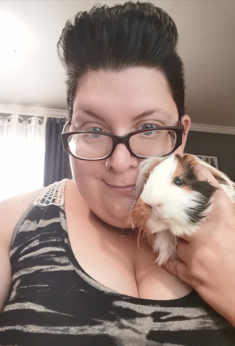 When your pet is way cuter then you are lol #guineapig  #guineapigmom #piggies #vegan #saladlover #cutie