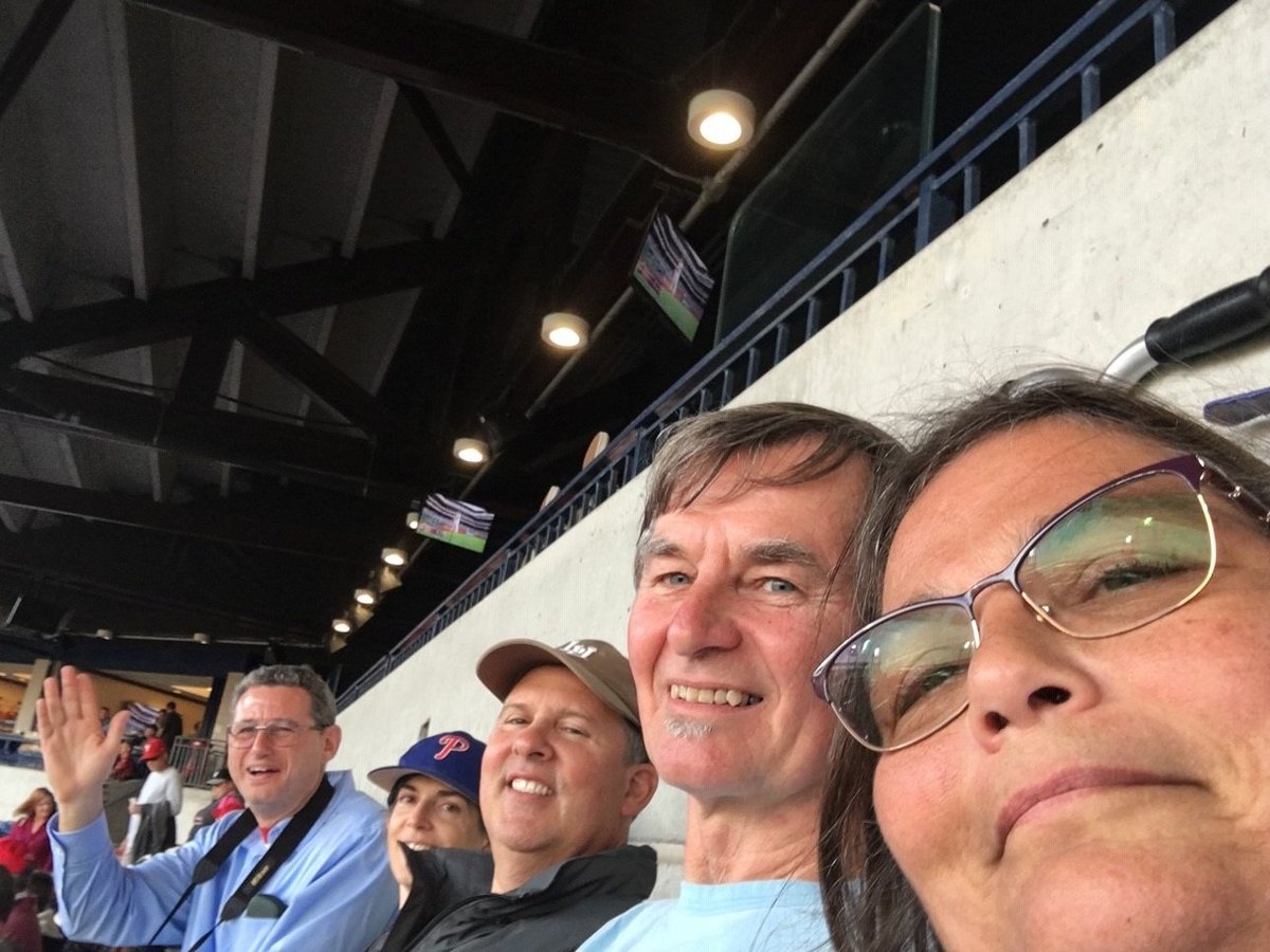 NaveNewell's tweet image. A few of our employees and their spouses enjoyed last night's @Phillies game while supporting a great organization @f4service! #NaveNewellWay #MakeADifference #KeepThingsFun
