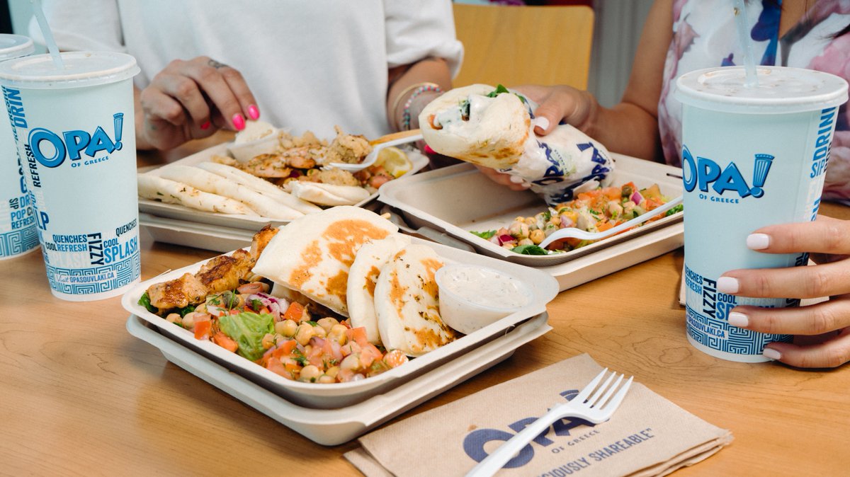 OPAofGreece's tweet image. Our #protein packed #SantoriniSalad Seafood Platter is perfect for those always on the go! 🏃 Quick, #delicious and #healthy 😋