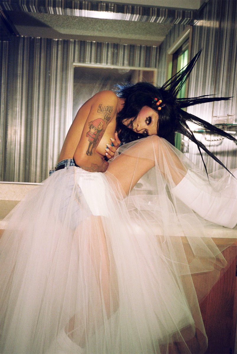 riconasty's tweet photo. HANDS DOWN MY FAVORITE SHOOT EVER . Holy shit . SEE IG FOR STYLE/SHOOT details https://t.co/IX5wpwKKzS