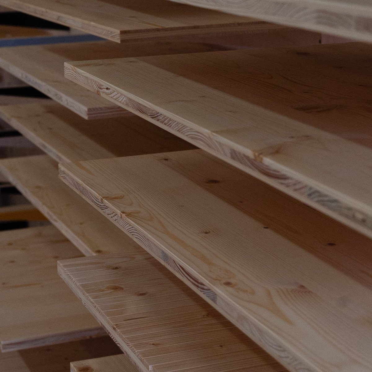 Working with Cross Laminated Timber to make some beautiful kitchen cupboards. We really enjoy this chunky spruce end-grain on display 🌲👌