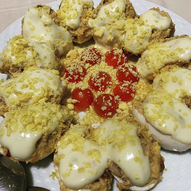 HackingFood's tweet photo. Huevos rellenos
#food #foodporn #instafood #comida #recetas #comida #comidacasera #homemade #recipes #lunch #dinner #breakfast #lunchdinnersndbreakfast #ilovefood #spanishrecipes #spain #españa #family #hechoencasa #healthyfood #gastronomia #chef #chefl… https://t.co/yYTIOfSCIG https://t.co/5DsdGA0itA