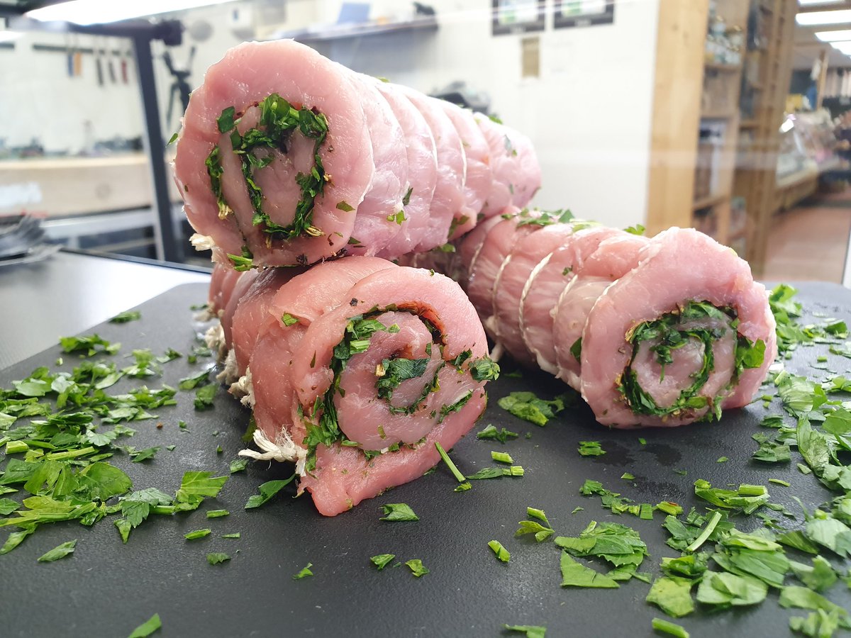 meatandcleaver's tweet photo. Mini porchetta beauts #miniroast #butchery #mytwist https://t.co/M9o8xt1nGS