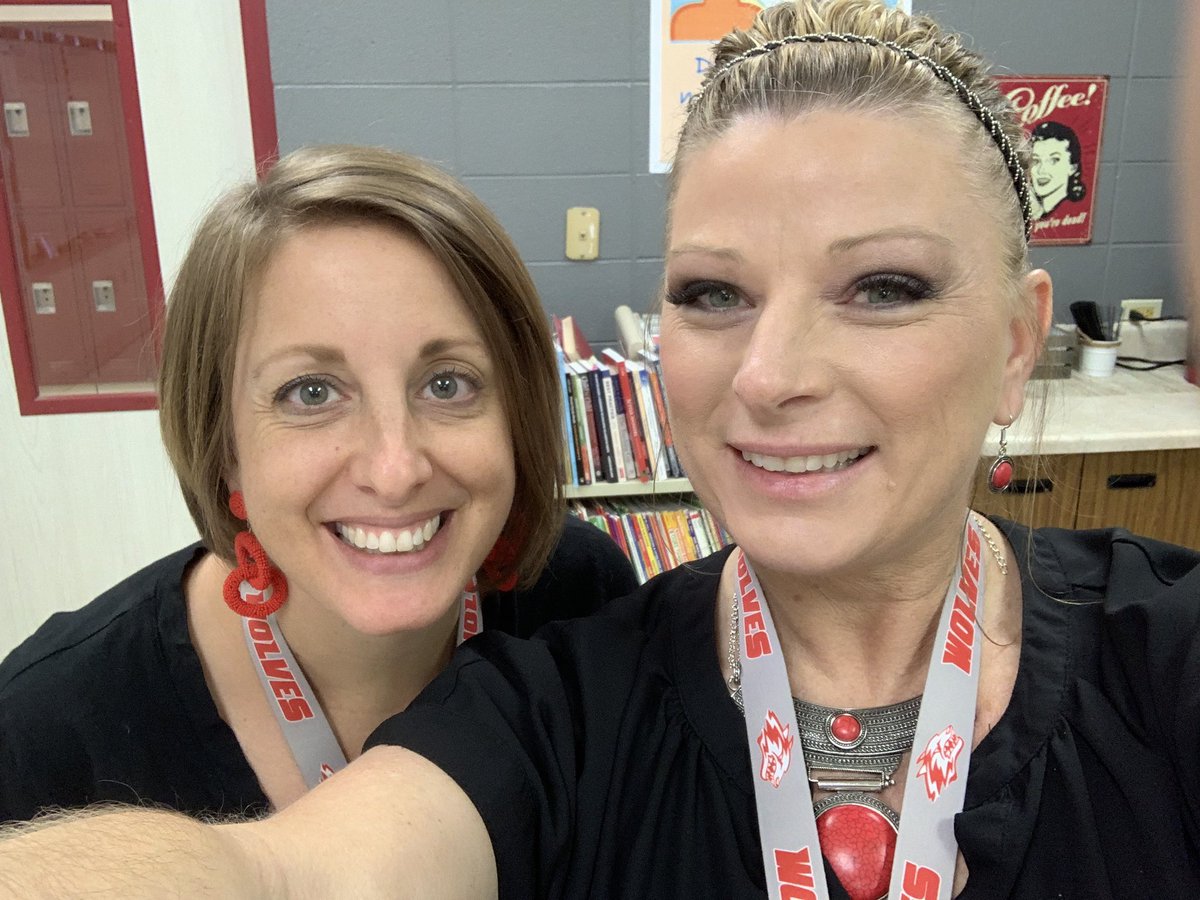 When your instruction team is on the same page about more than instruction! 💗 #twinning #ONEwiththePACK