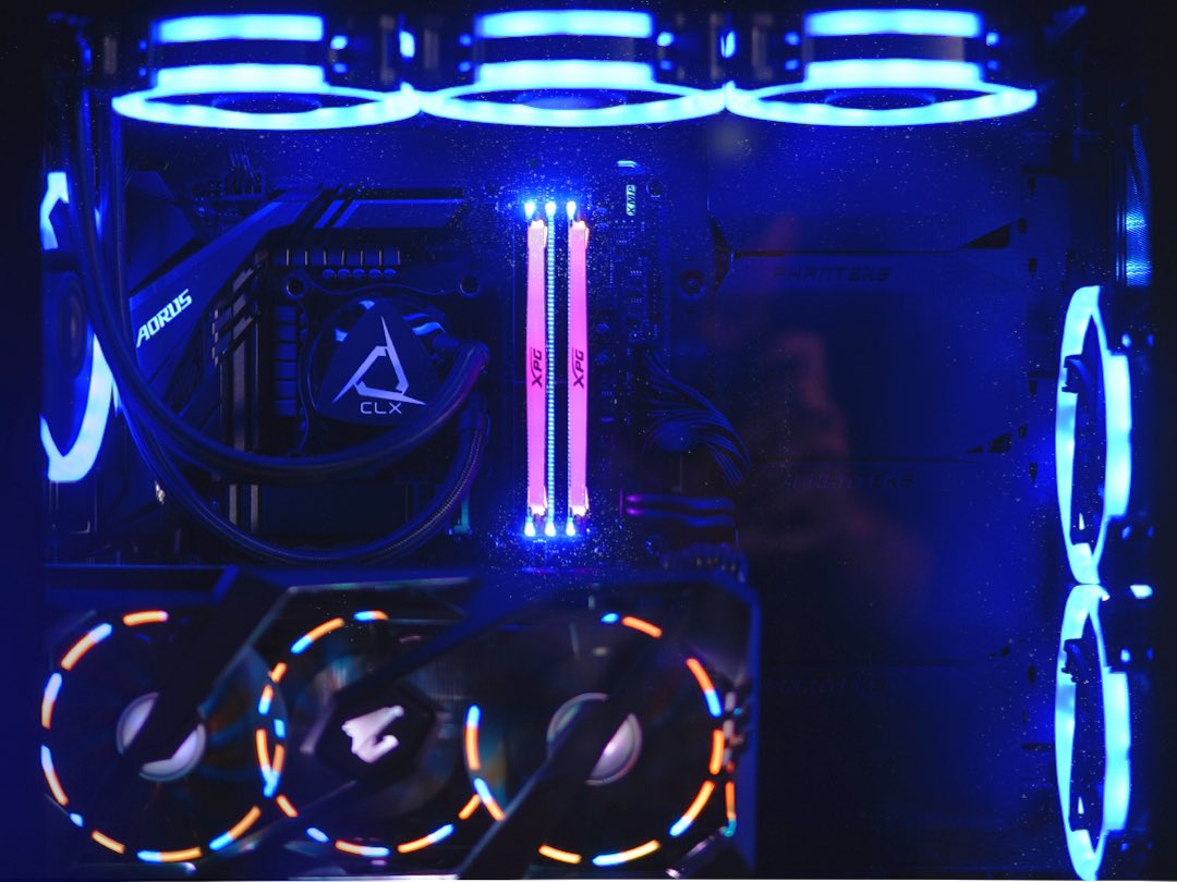 🚨🎁 GIVEAWAY ALERT 🎁🚨 

❤️RETWEET &amp; LIKE ❤️

Don’t forget to enter our GIVEAWAY during <a href="/IntelGaming/">Intel Gaming</a> Gamer Days for a chance to win a custom Battleworn themed CLX Ra!

Enter here:
tinyurl.com/y3afj3vk

#CLXGaming #evokethegods #IntelGamerDays #giveaway