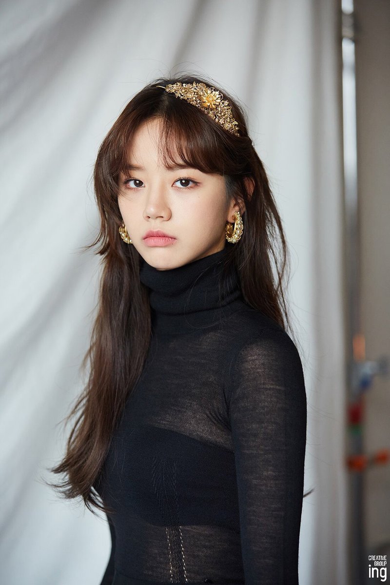 winterhyeri's tweet photo. person: thoughts on ugly culture?

lee hyeri: i respect it but it ain’t me https://t.co/maOKurLIcO