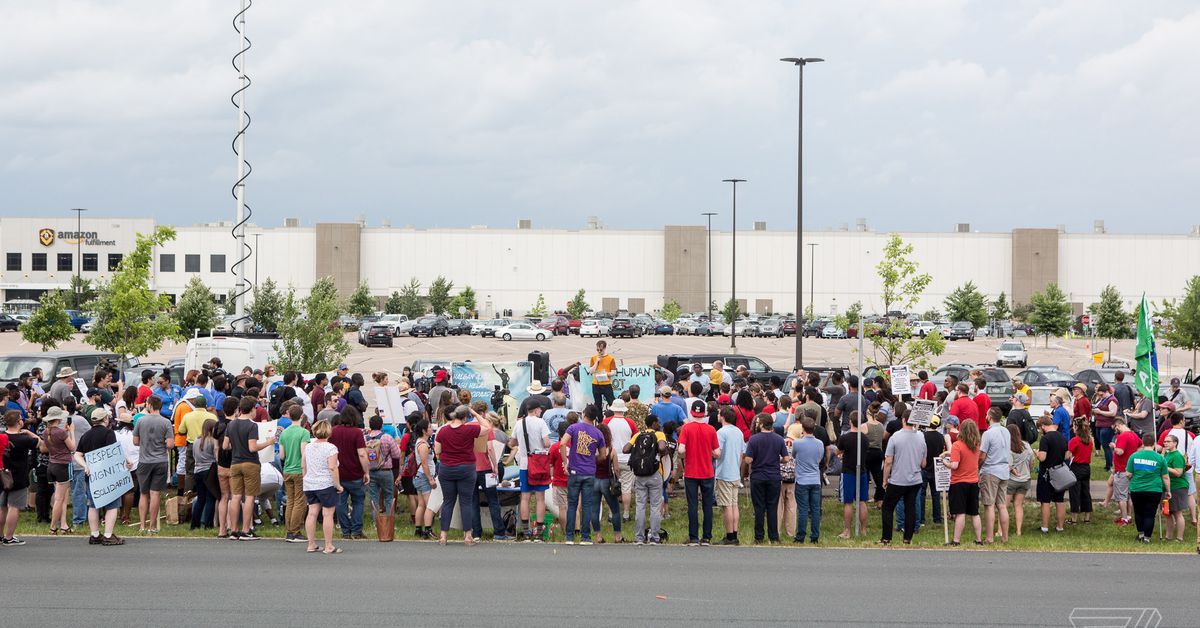 Workers around the world unionize to help get better rights and working conditions. Recently Amazon workers went on strike in protest of prime day due to poor working conditions and lack of benefits. Learn more about the issue here https://t.co/qzKeKiBQTk
#Amazon #Strike #Work https://t.co/FF8AXmwA4B