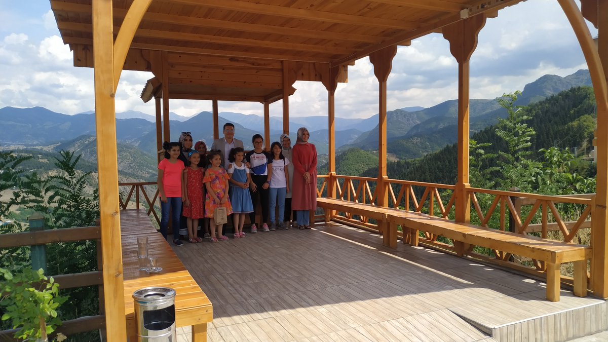 efkartepesi08's tweet photo. Kaymakamımız Sn Musa Göktaş, Giresun Aile, Çalışma ve Sosyal Hizmetler İl Müdürlüğü Çocuk Evleri Sitesi öğrencileri ve personeline Efkar Tepesi İşletmemizde kahvaltı vererek biraraya geldi. https://t.co/Zx62AwbGdR