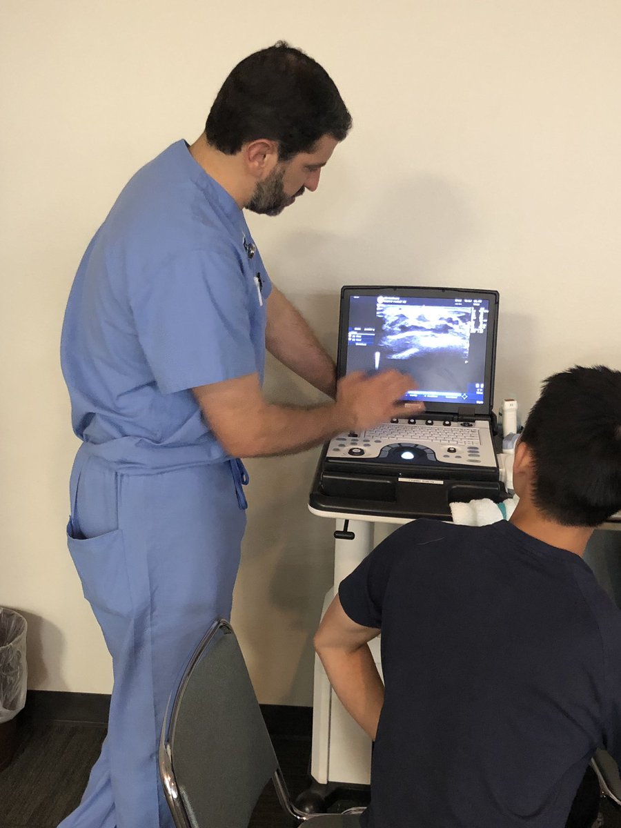 TXTechSportsMed's tweet photo. Great way to spend a work day. Teaching MSK ultrasound to the MS1 class w Sports Med fellows. @TTUHSC @TTUHSCdome https://t.co/uFKPlWQSRw