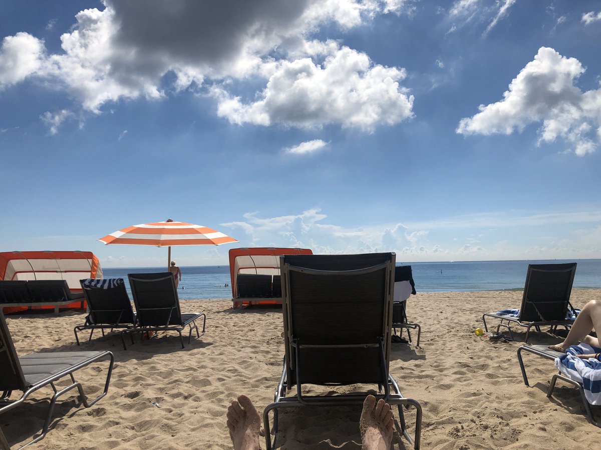 ChrisDegenaars's tweet photo. Literally not a complaint in the world. I'm not going home. #BOceanResort https://t.co/IdzlV9Q7hv