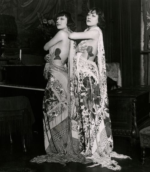 Thelma Furness, Viscountess Furness said of Jenny, "I have never seen so many jewels on any one person in my life. Her bracelets reached almost to her elbows. The necklace she wore must have cost a king's ransom, and the ring on her right hand was the size of an ice cube.”