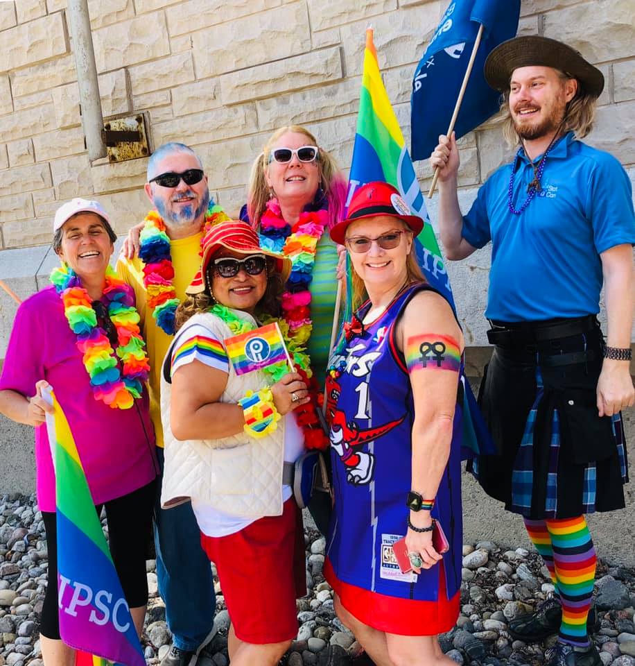 PIPSC_IPFPC's tweet photo. Défiler à @FierteCapPride fût une expérience riche en émotions. Appuyons l’inclusion et l’ouverture en affirmant que #lamourcestlamour. Accueillons à bras ouverts la diversité des genres et des orientations sexuelles.
Bonne Fierté, Ottawa!
#FierteCapPride #ottcity #IPFPC https://t.co/SQBkjEwYcg