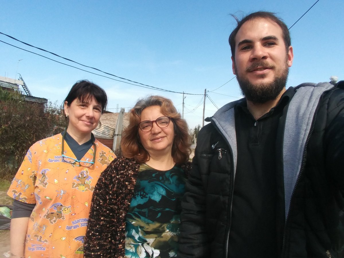 mstefanizzi's tweet photo. 📍BARRIO "EL TONGUI"
Junto a trabajadoras sociales del #CICTongui desde la coordinación EDP de @salud_lomas seguimos llevando adelante el puerta a puerta, detectando vecinos #Electrodependientes
#LomasSeConecta
#ConectadosALaVida
#CompromisoConLaSalud
#CompromisoConLomas https://t.co/S3byOZCxw2