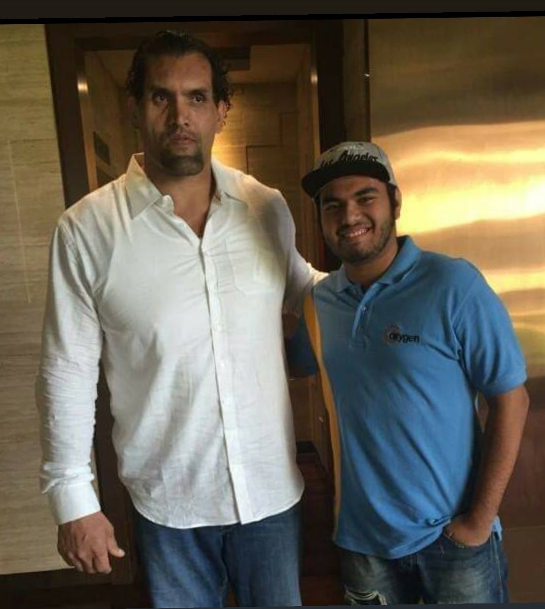 Happy birthday to THE GREAT KHALI! 

He actually makes you feel like a dwarf   