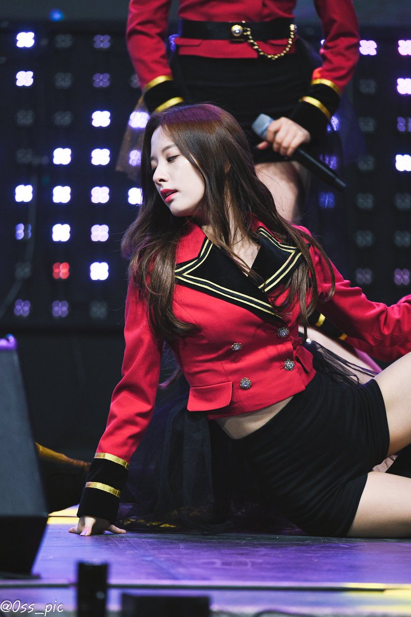 bona pics 🍒 tweet media