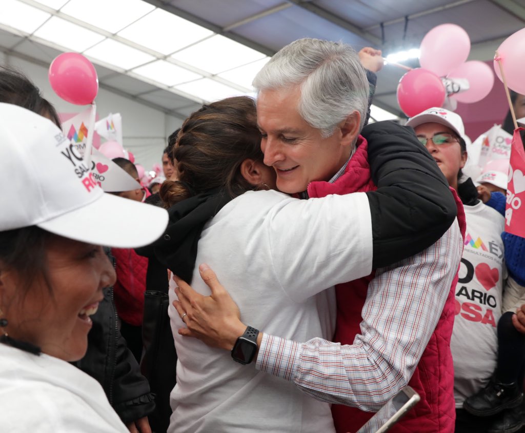 alfredodelmazo's tweet photo. La entrega y el sacrificio que hace una ama de casa por su familia, vale oro. Y desde #ElOro, reconocemos ese gran esfuerzo con el #SalarioRosa, porque queremos que estén bien y sigan creciendo. https://t.co/NJfA01T3GN