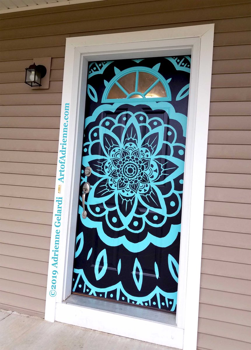 I love a #blackdoor !! 💙🖤💙🖤

This #turquoise and black #mandala door features details that can be seen up close and from the street! ArtofAdrienne.com

#murals #doorpainting #interiordesign #exteriordesign #whimsicalpattern #doordecor #artofadrienne #artist @BehrPaint
