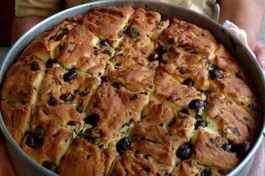 Blueyonetwo's tweet image. Cooked to perfection,would you say? #OliveBread ##Zeytinli/ #CyprusTastes #KibrisTadlari