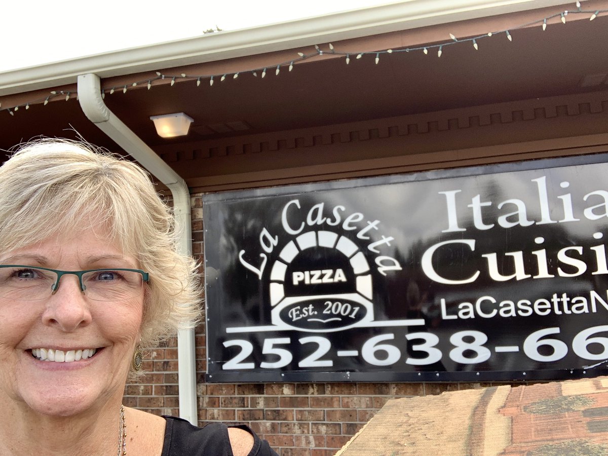 CravenLiteracy's tweet image. Craven Literacy is Dining Out United!  Thank you for the delicious pizza La Cassetta and for your support United Way of Coastal Carolina!