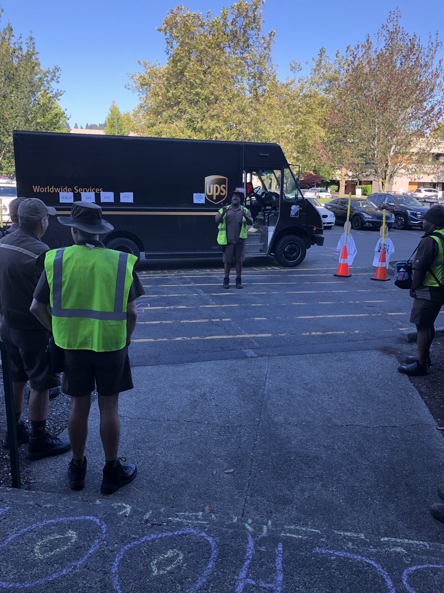 Back to School!! #TukwilaSafety <a href="/sharchuck/">Sara Harchuck</a> <a href="/thomasyates78/">Tom</a>