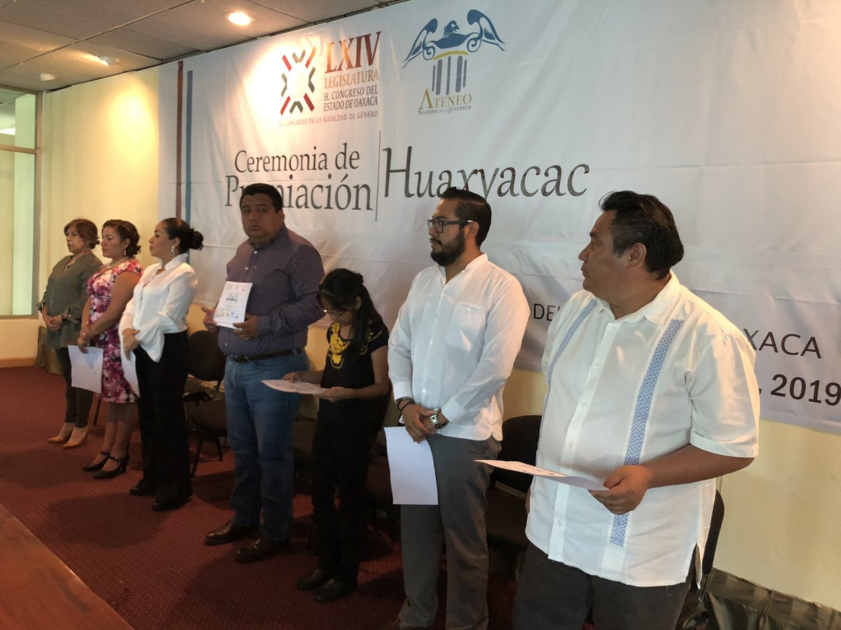 En coordinación con el Ateneo Nacional de la Juventud Oaxaca A.C, llevamos a cabo en el Congreso del Estado de Oaxaca la Premiación Huaxyacac 2019, reconoce el mérito de los jóvenes que promueven el empoderamiento de la juventud oaxaqueña. 
#AngelDominguezEscobarelAndariego