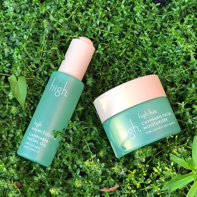 CashCropToday's tweet photo. Say High to Beautiful Skin at Urban Outfitters
https://t.co/KSGSP1UUA9 https://t.co/LBR8vo66oB