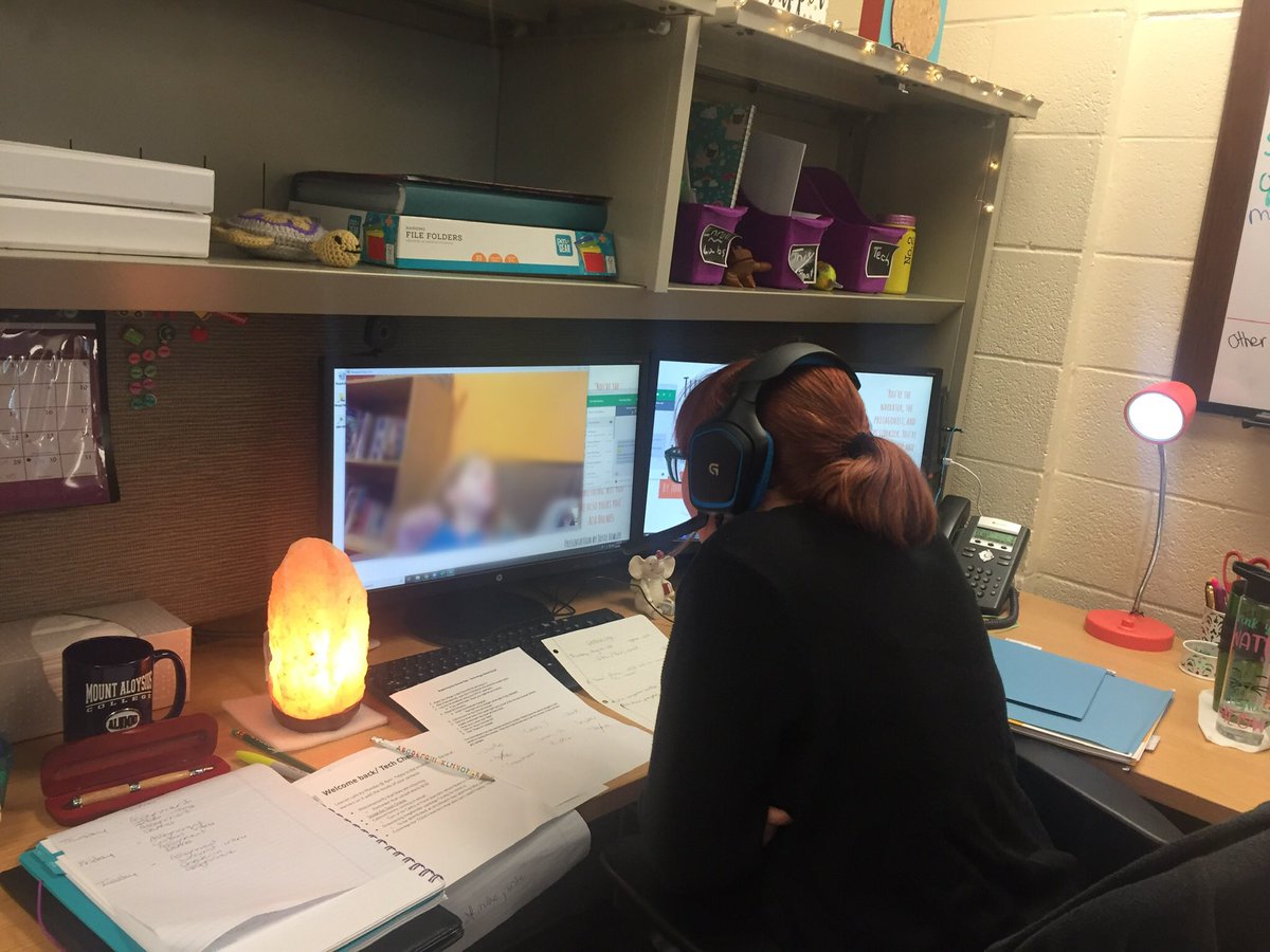 CPDLFcyber's tweet photo. Welcome Back! Our new Elementary Instructor, Miss Tori is getting to know her learners and helping them get ready for their first day of school tomorrow. We are excited to welcome our first #CPDLF Alumni to our team! https://t.co/5D5oltrUd9