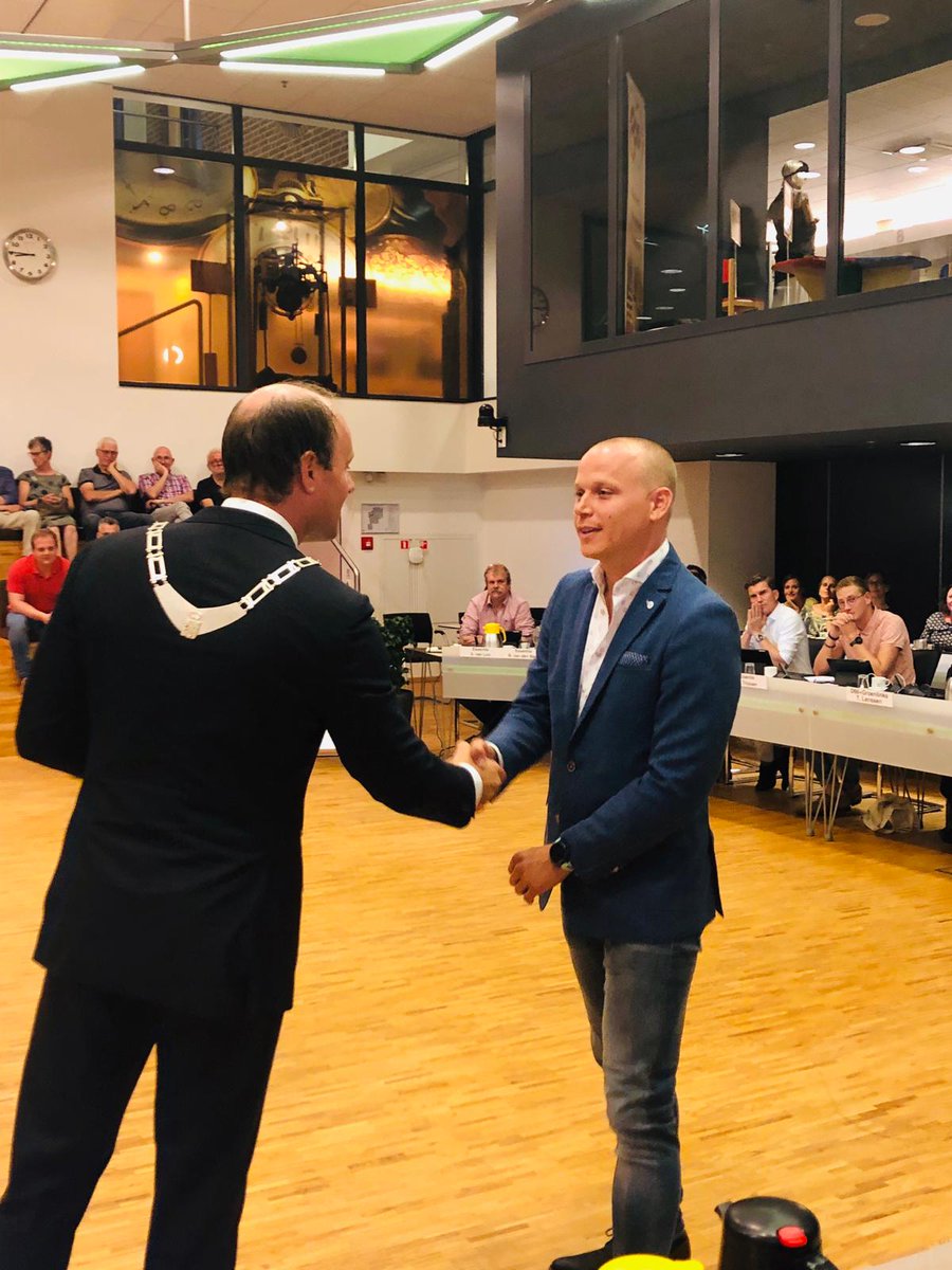 gemeenteHadM's tweet photo. Zojuist is Roy Bouten benoemd tot wethouder van de gemeente Horst aan de Maas. Daarmee is ons college van B&amp;W weer compleet. Roy, gefeliciteerd 🎉 en veel succes! Dat je maar veel mooie dingen voor onze gemeente mag doen. https://t.co/u9DIx1NA7k