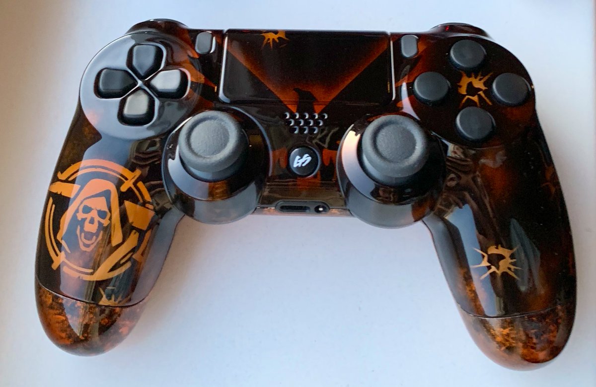GamestylingNL's tweet photo. What a bad pic quality for such a dope custom piece #division2 #Ubisoft This might be a great style for a new @TeamPwnage custom?!?!? https://t.co/wJo4hgLmS4