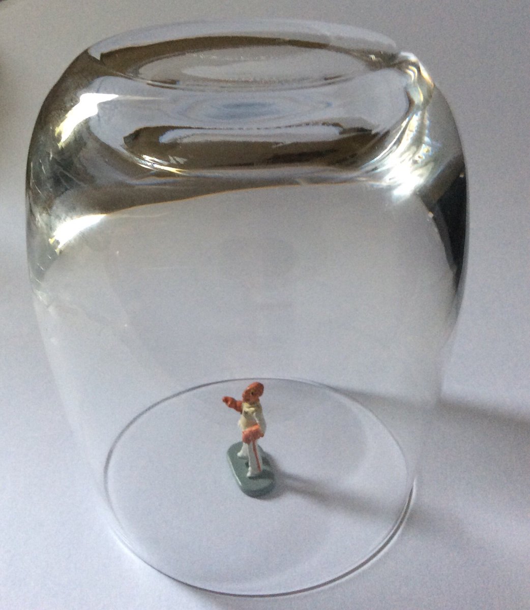 ASlinkachu's tweet photo. It’s a trap

#slinkachu #slinkachuinspired #inspiredbyslinkachu #littlepeoplebigworld #starwars #ackbar #admiralackbar #itsatrap https://t.co/LAj0CFRJBU