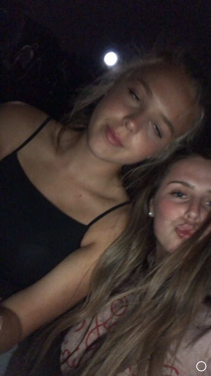 karli_ware's tweet photo. Happy birthday to my bff💓 I miss you so so much! I hope you have the bestest day ever! You deserve it Lyss! Love you so much!! https://t.co/Sm37moGBKo
