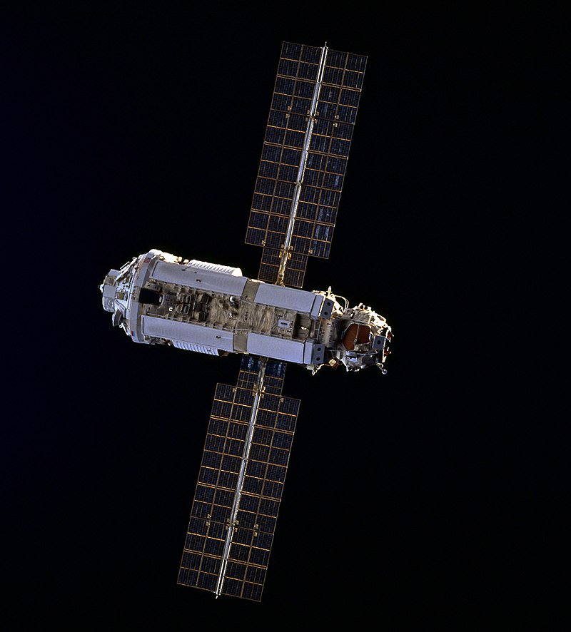 ILSLaunch's tweet photo. INT'L COOPERATION: #Khrunichev and @Boeing announced today that they will extend the contract to maintain the operation of the Functional Cargo Block Zarya. #Zarya was the first module of the #ISS @Space_Station launched in Nov. 1998 by a #ProtonK rocket. https://t.co/ivhTnyh7GX https://t.co/y49XS3TpmP