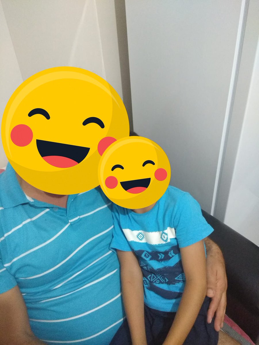 Kerem.
Otizim’li. 
El kasları da zayıf.
Makas dahi tutamıyor..
Babası S. nin asgari ücretli işe ihtiyacı var.
Şöförlüğü var.
Bir yıldır elimizden geleni yapıyoruz.
Adana’da yaşıyor.
Bu arkadaşımıza kefilim.
Ona kim iş verirse Adana’ya geldiğimde sülalesine konser vereceğim!😊❤️