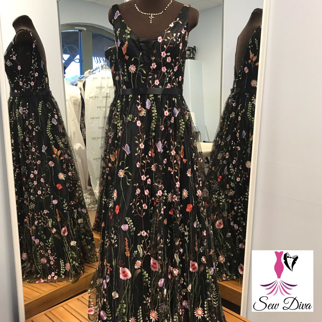 Sewdiva2's tweet photo. Putting the finishing touches on this #motherofthebride #dress. Floral Embroidered

#alterations
#Seamstress
#sewistsofinstagram 
#Sewing
#sewdiva 
#bridalalterations 
#wedding
#weddinggown 
#weddingday
#weddingideas 
#bridalwear 
#bridalparty 
#weddingwire
#bride 
#theknot https://t.co/gbcgKhwMz3