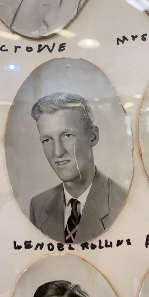 FFlowrrs's tweet photo. This man Tfue lowkey 80 he graduated in 51’ tf https://t.co/PA21GyzYZ7