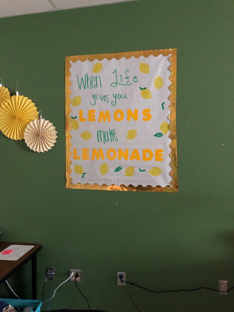 JRES lemon-inspired classroom.  Getting ready for ComalReads ⁦<a href="/Supt_comalisd/">Andrew</a>⁩ ⁦@ComalLueck⁩ ⁦<a href="/kerrygain/">Kerry Gain</a>⁩