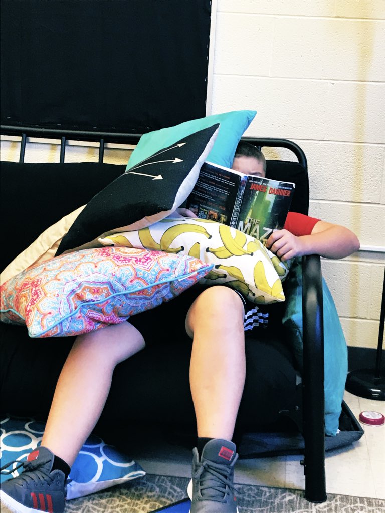 MelindaFry4's tweet image. When you are into a good book and don’t want any distractions.... I think he’s my kind of kid! #IGetHim #MazeRunner #ReadingCave #BeUnited #ShowU
