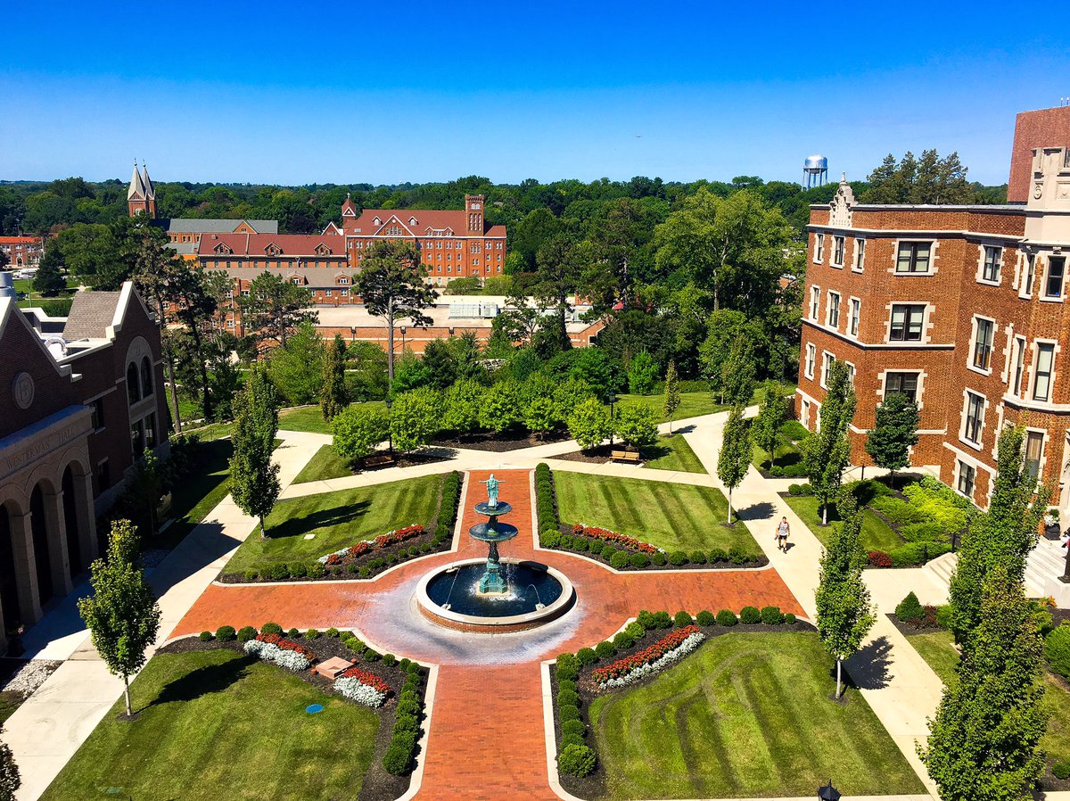 BenedictineKS's tweet photo. Raven’s eye view of the quad!
#ROCWeek https://t.co/Sv3VeJHk2s