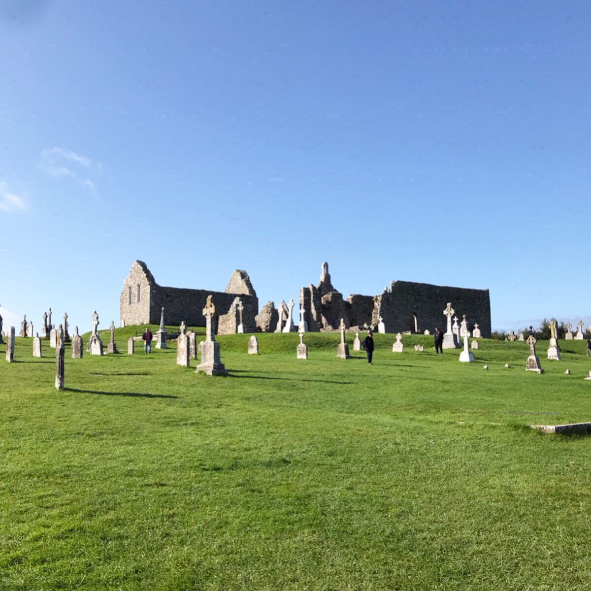 LibertyWatts's tweet photo. Clonmacnoise Monastic Site- beautiful place with perfect weather. Nice stop off on the way back from the @SPABIreland working party to see some of Irelands history #Ireland #heritage #Conservation https://t.co/43SISPzFXD
