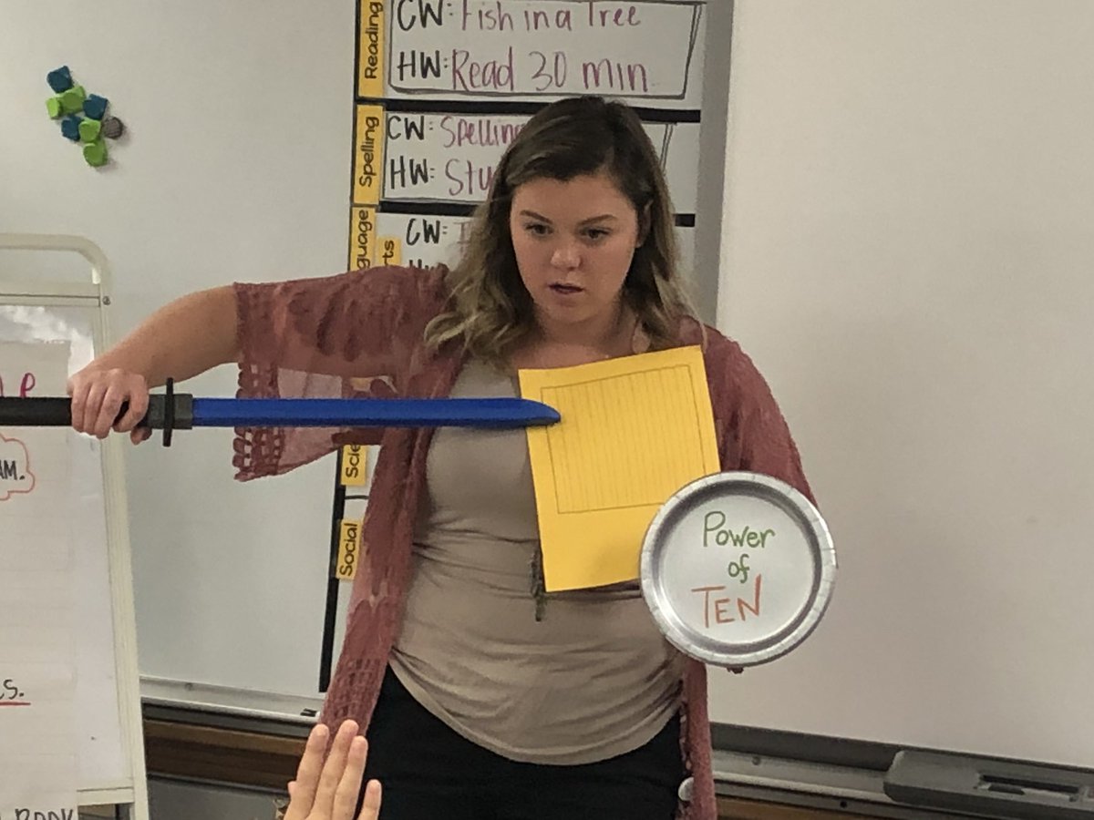 MrsCraig03's tweet photo. @LuffMissAshby’s 5th gr #MathNinjas used the #PowerOfTen sword to break a whole into tenths then hundredths today! #Decimals #PlaceValue #MathJournals #MemorableLearningExperience https://t.co/s6fOjmhpYG